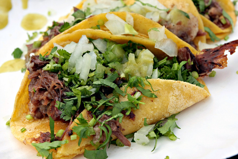Illustration for article titled How To Order From A Taco Truck